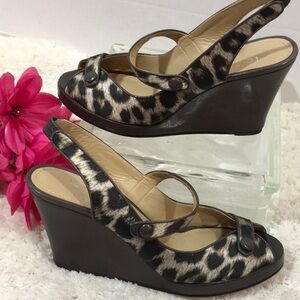 Te Casan NY animal print platform wedge